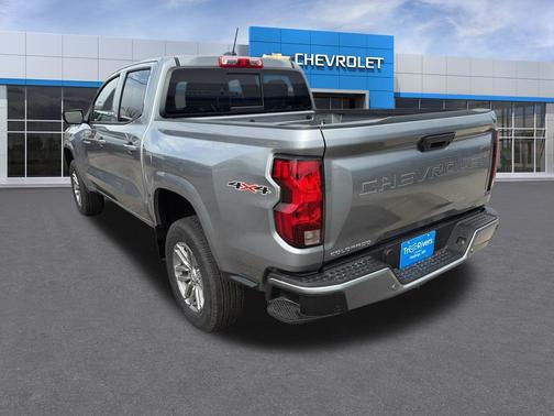 Sterling Gray Metallic 2026 Chevrolet Colorado LT