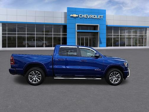 Blue Streak Pearlcoat 2019 RAM 1500 Laramie
