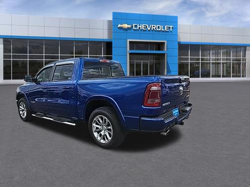 Blue Streak Pearlcoat 2019 RAM 1500 Laramie