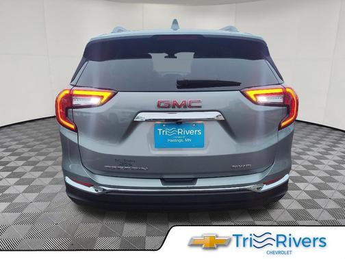 Sterling Metallic 2024 GMC Terrain SLT