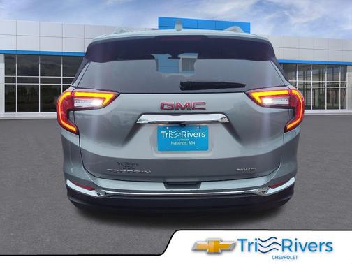 Sterling Metallic 2024 GMC Terrain SLT