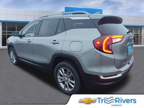 Sterling Metallic 2024 GMC Terrain SLT