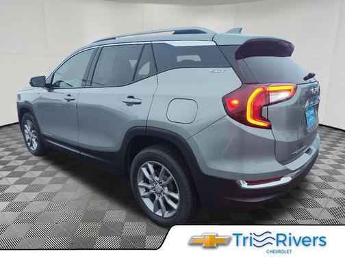 Sterling Metallic 2024 GMC Terrain SLT