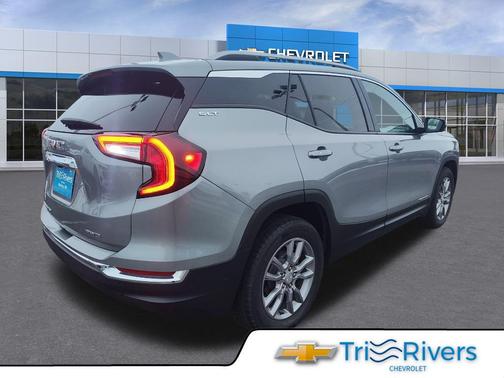 Sterling Metallic 2024 GMC Terrain SLT