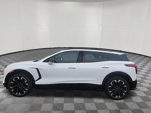 Summit White 2024 Chevrolet Blazer EV eAWD RS