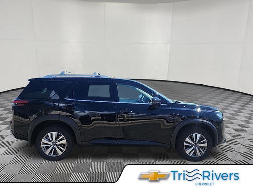 Super Black 2025 Nissan Pathfinder SL 4WD