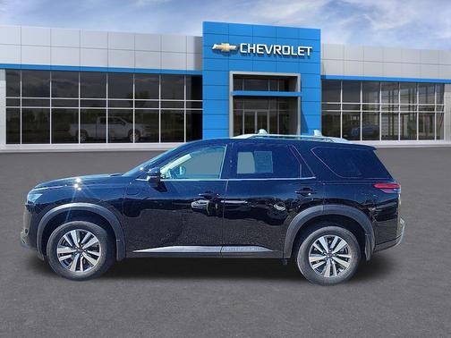 Super Black 2025 Nissan Pathfinder SL 4WD