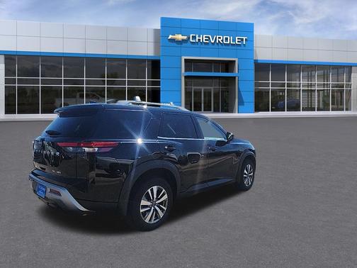 Super Black 2025 Nissan Pathfinder SL 4WD