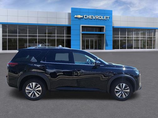Super Black 2025 Nissan Pathfinder SL 4WD