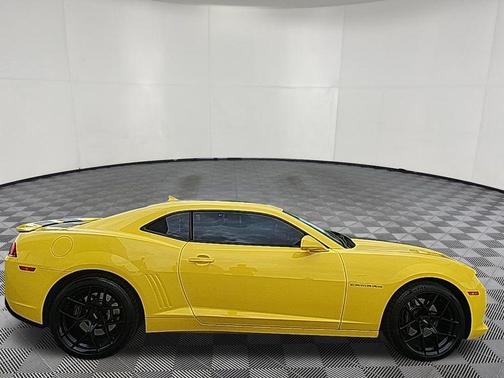 Bright Yellow 2014 Chevrolet Camaro 2SS