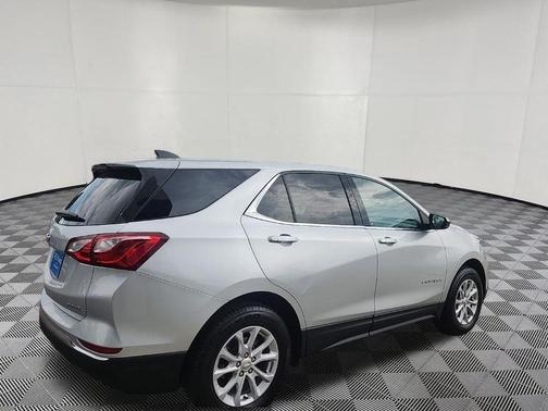 Silver Ice Metallic 2020 Chevrolet Equinox 1LT