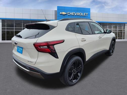 White Sands 2026 Chevrolet Trax FWD ACTIV