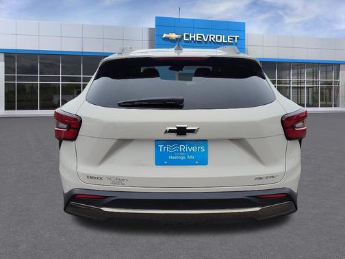 White Sands 2026 Chevrolet Trax FWD ACTIV