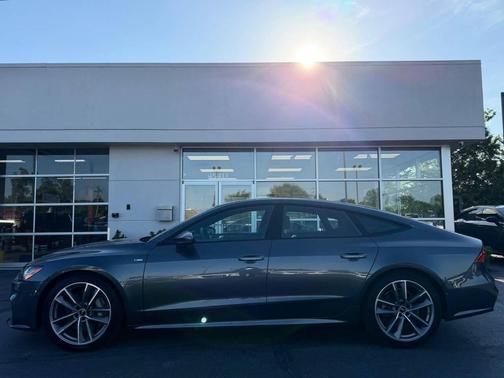 Daytona Gray Pearl Effect 2022 Audi A7 55 Prestige