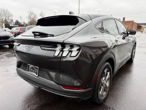 2022 Ford Mustang Mach-E Select