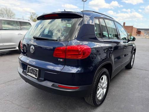 Night Blue Metallic 2016 Volkswagen Tiguan S