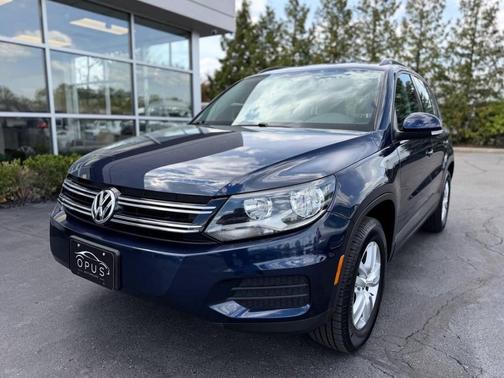 Night Blue Metallic 2016 Volkswagen Tiguan S