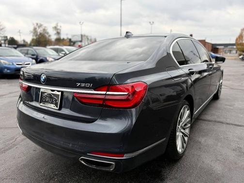 2016 BMW 750 i xDrive