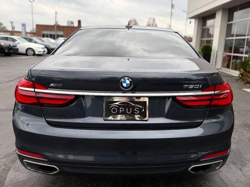 2016 BMW 750 i xDrive