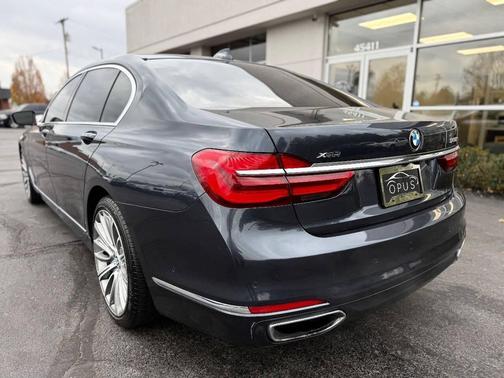 2016 BMW 750 i xDrive