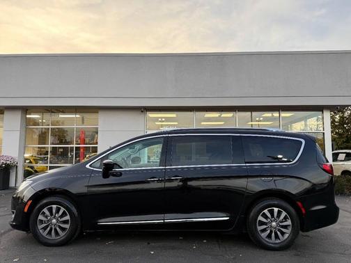 2019 Chrysler Pacifica Touring-L Plus