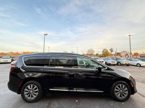2019 Chrysler Pacifica Touring-L Plus