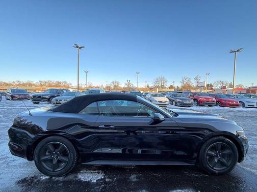 2017 Ford Mustang V6