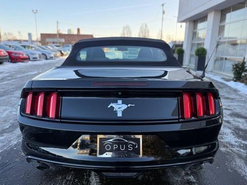 2017 Ford Mustang V6