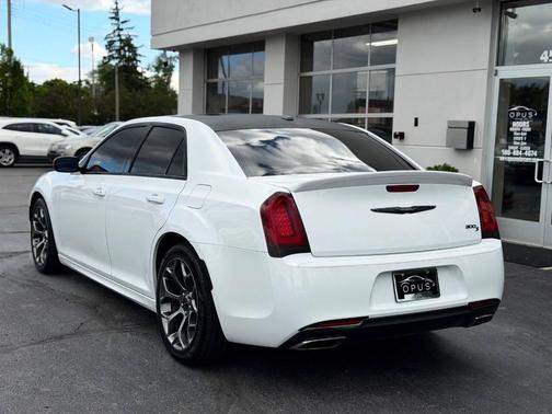 Bright White Clear Coat 2017 Chrysler 300 S
