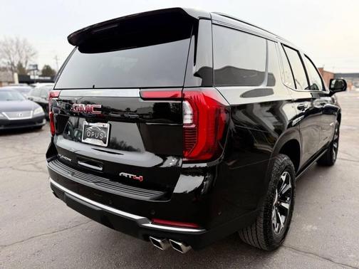 2025 GMC Yukon 4WD AT4