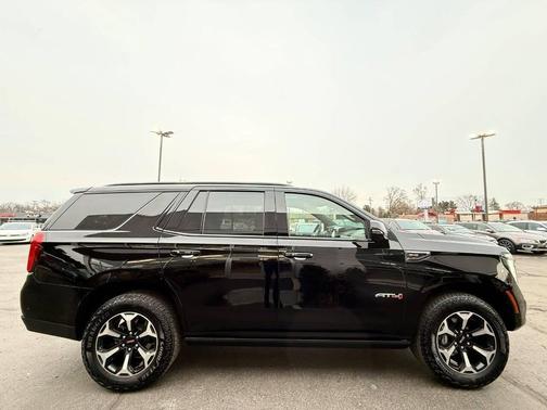 2025 GMC Yukon 4WD AT4