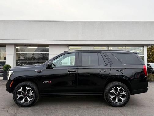 2025 GMC Yukon 4WD AT4