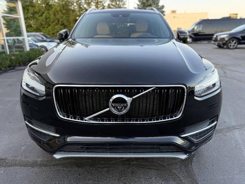 2018 Volvo XC90 T5 Momentum