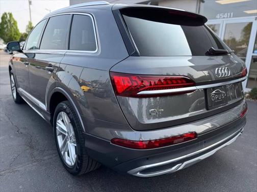 2021 Audi Q7 55 Premium Plus