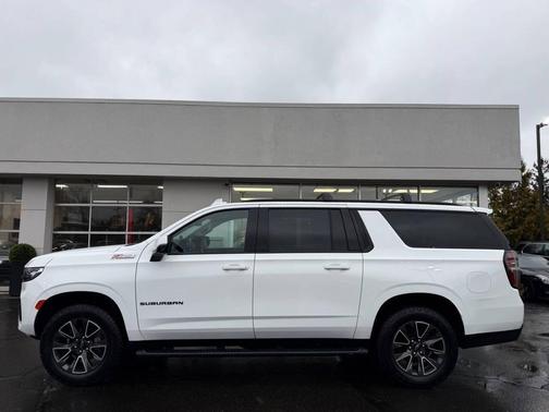 2022 Chevrolet Suburban 4WD Z71