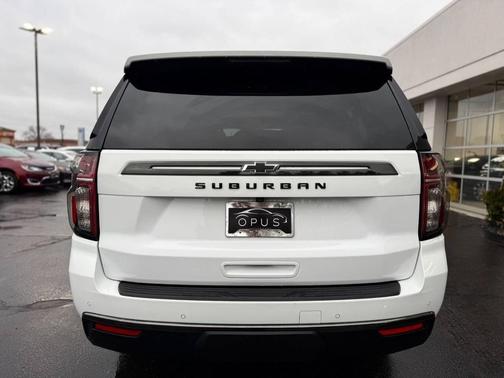 2022 Chevrolet Suburban 4WD Z71