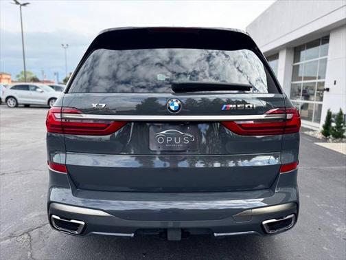 2021 BMW X7 M50i