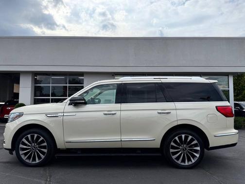 2018 Lincoln Navigator Select