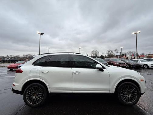 2017 Porsche Cayenne Platinum Edition