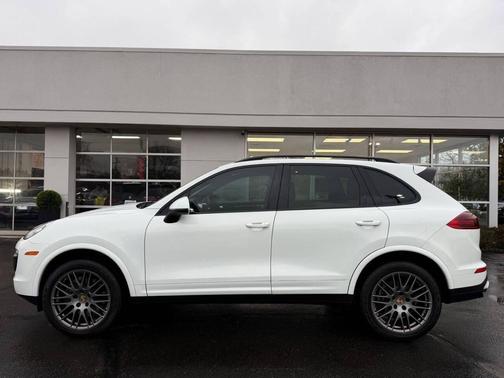 2017 Porsche Cayenne Platinum Edition