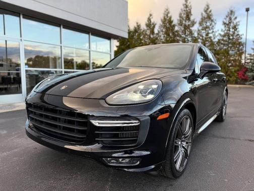 2016 Porsche Cayenne GTS