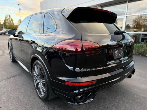2016 Porsche Cayenne GTS