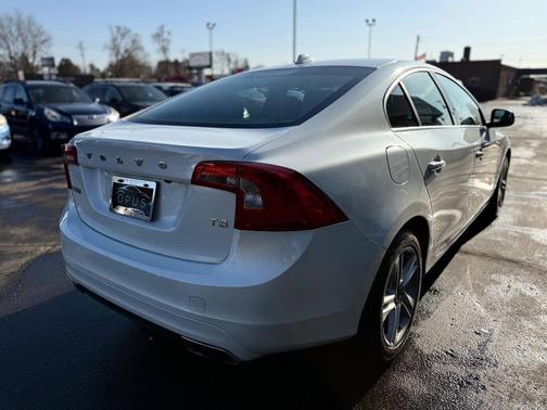 2015 Volvo S60 T5 Premier Plus