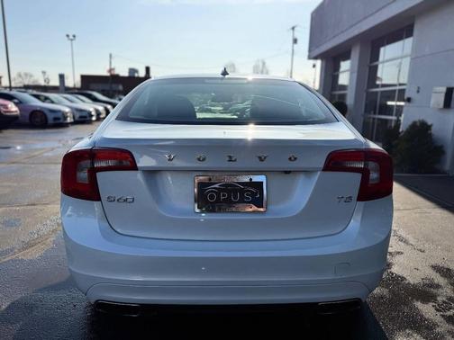 2015 Volvo S60 T5 Premier Plus