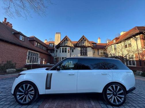 2022 Land Rover Range Rover P530 SV LWB AWD 4dr SUV (midyear release)