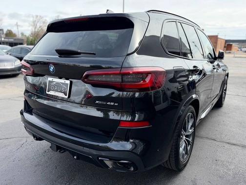 Black Sapphire Metallic 2022 BMW X5 PHEV xDrive45e