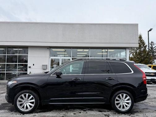 2018 Volvo XC90 T6 Momentum