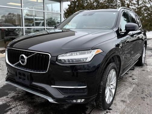 2018 Volvo XC90 T6 Momentum