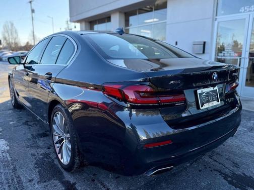 2022 BMW 530 i xDrive