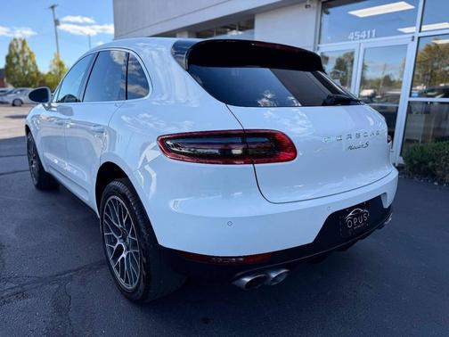 2016 Porsche Macan S